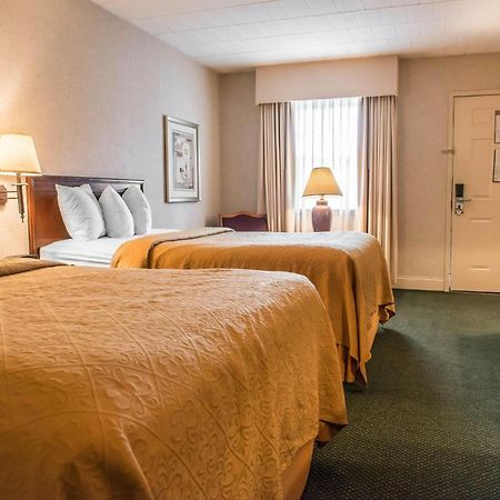 Quality Inn Pittsburgh Airport Oakdale Bagian luar foto
