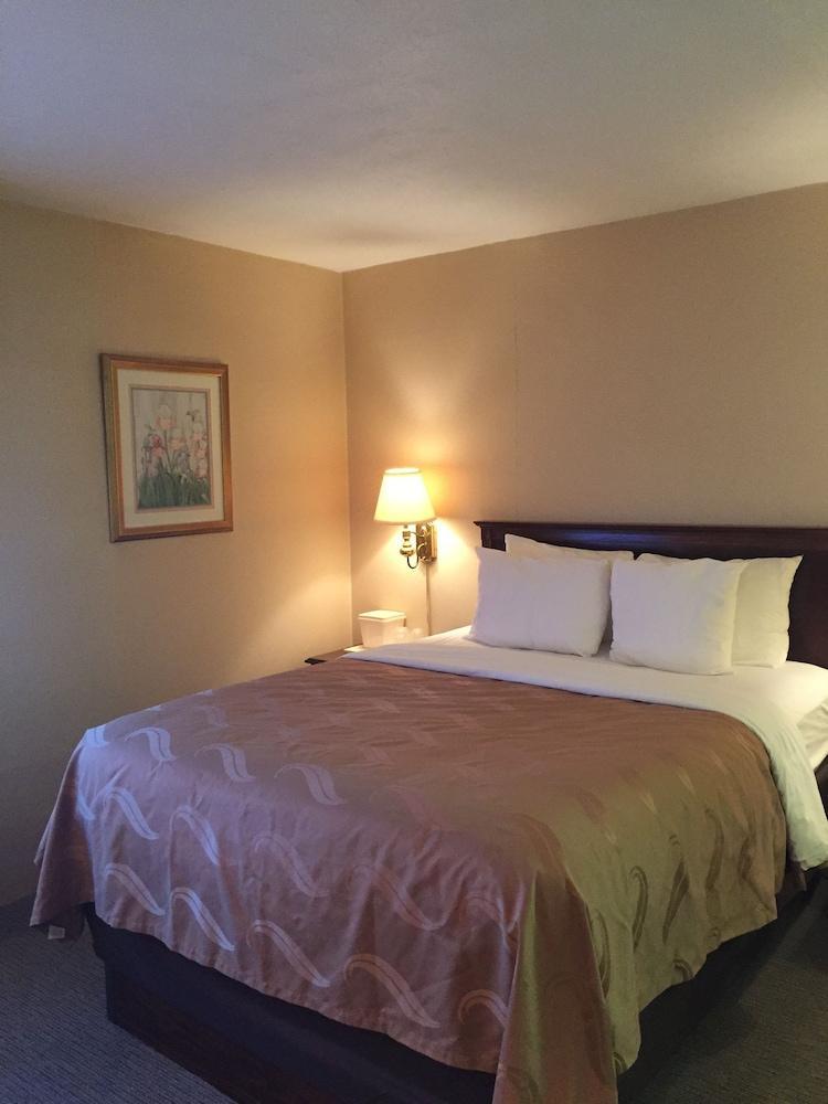 Quality Inn Pittsburgh Airport Oakdale Bagian luar foto