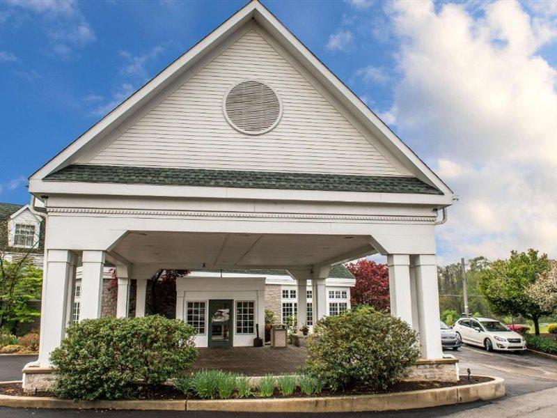 Quality Inn Pittsburgh Airport Oakdale Bagian luar foto