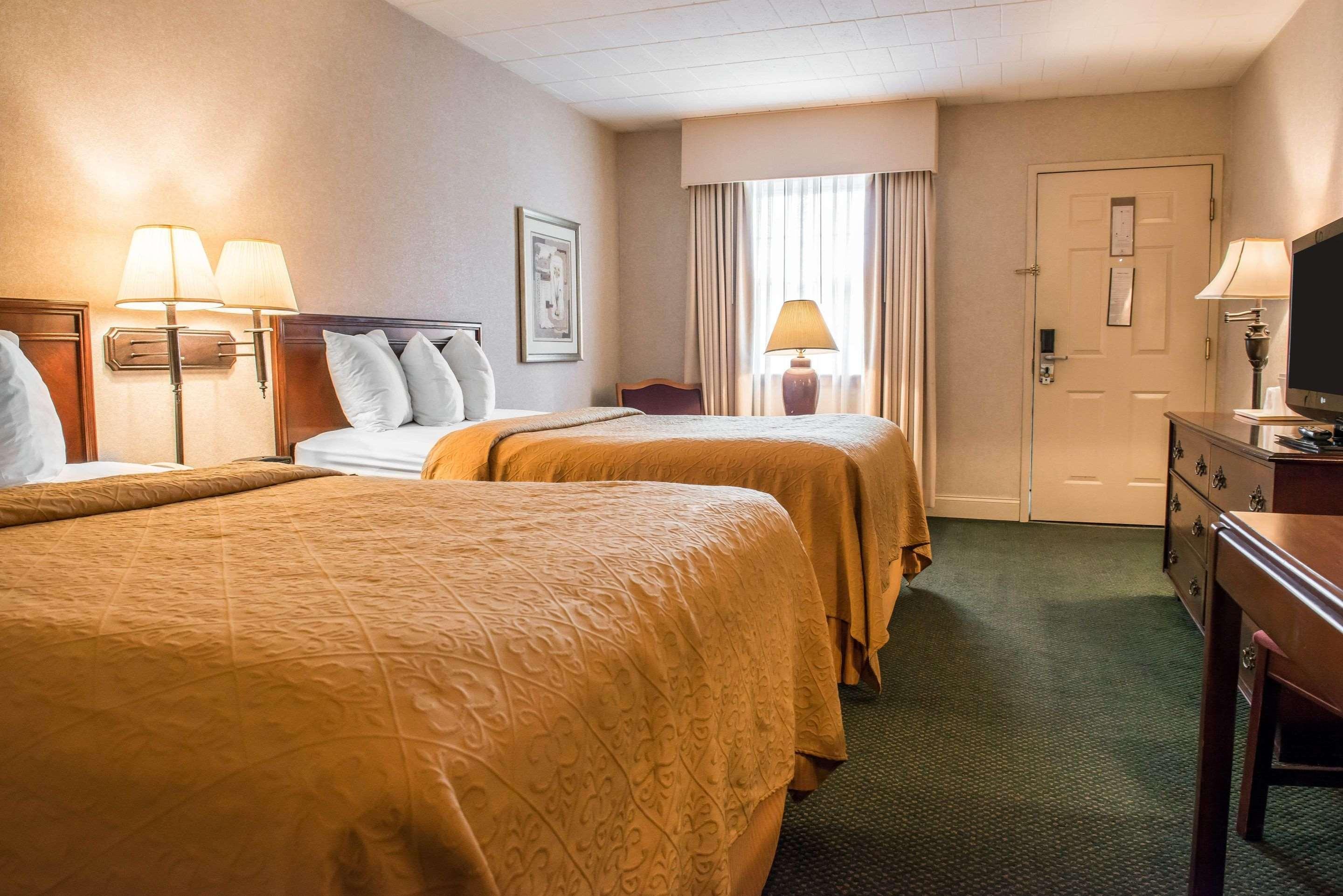 Quality Inn Pittsburgh Airport Oakdale Bagian luar foto