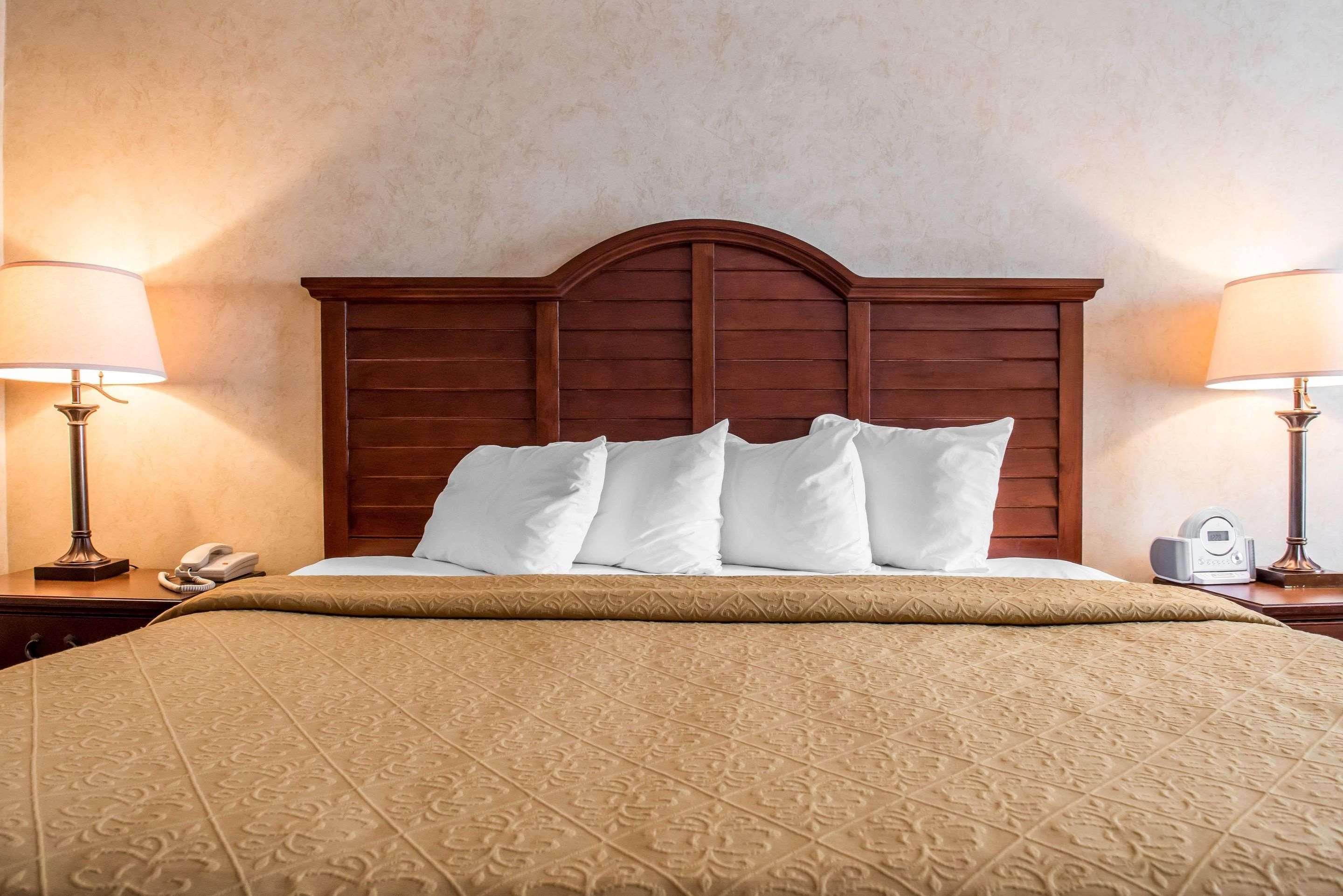 Quality Inn Pittsburgh Airport Oakdale Bagian luar foto