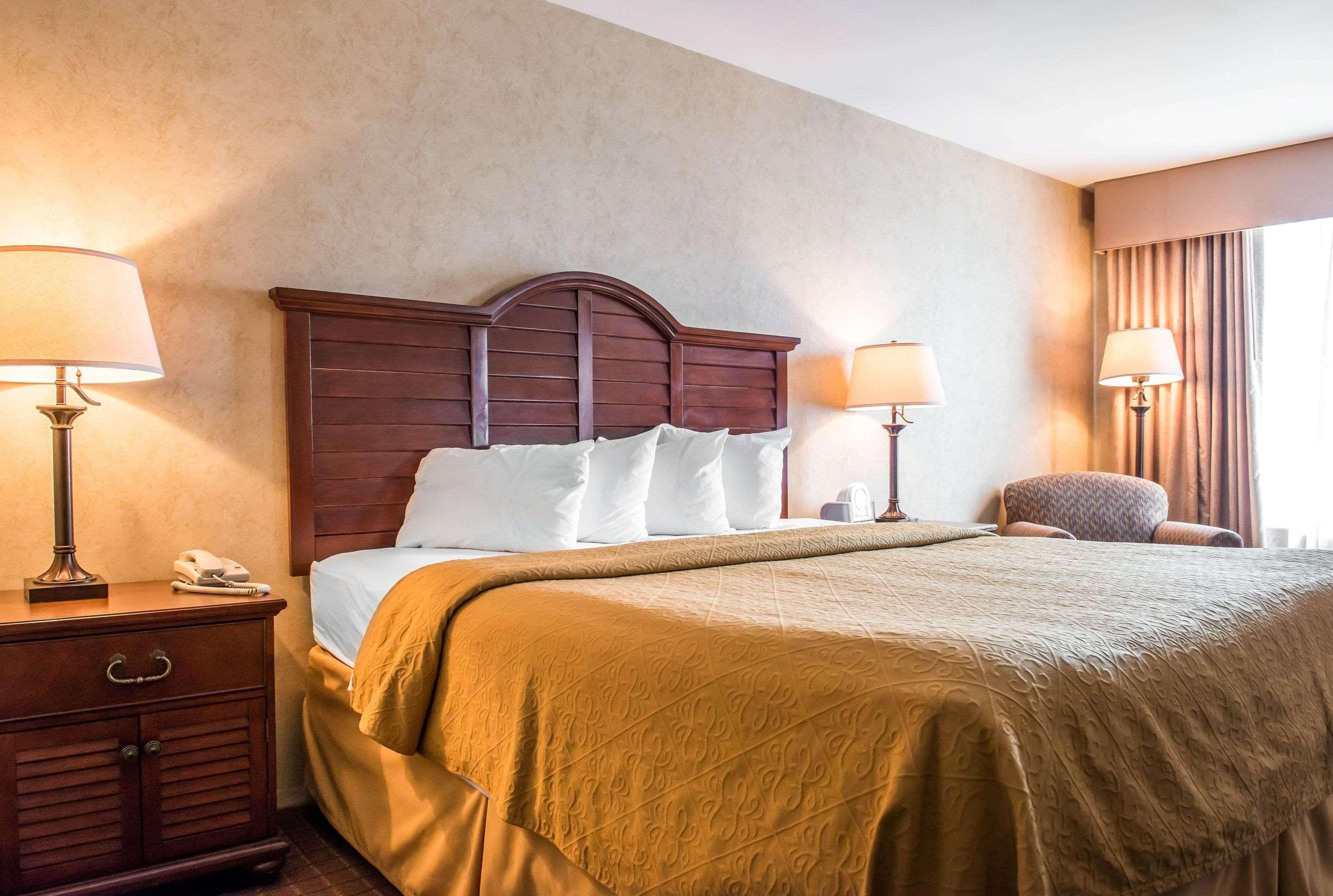 Quality Inn Pittsburgh Airport Oakdale Bagian luar foto