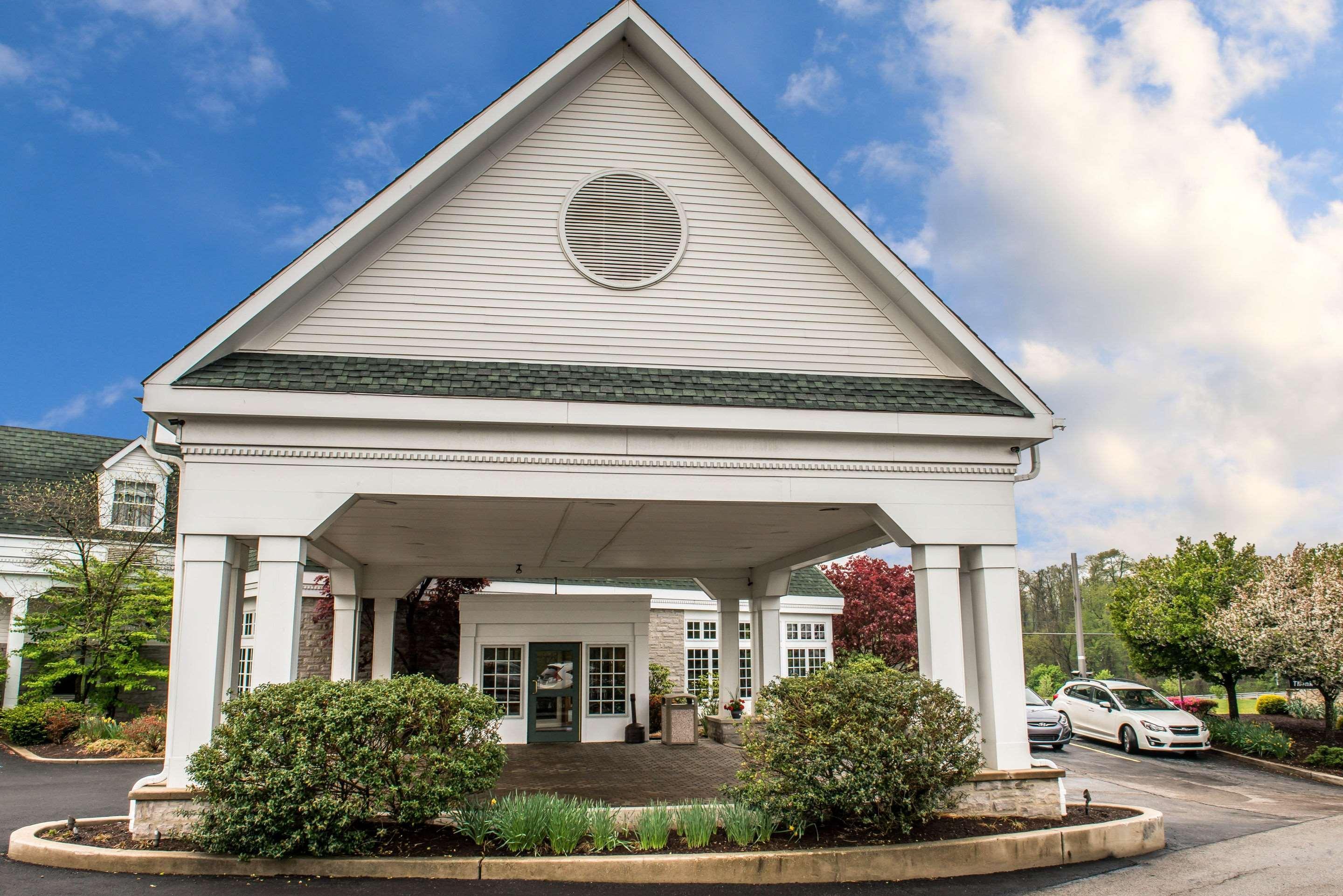 Quality Inn Pittsburgh Airport Oakdale Bagian luar foto