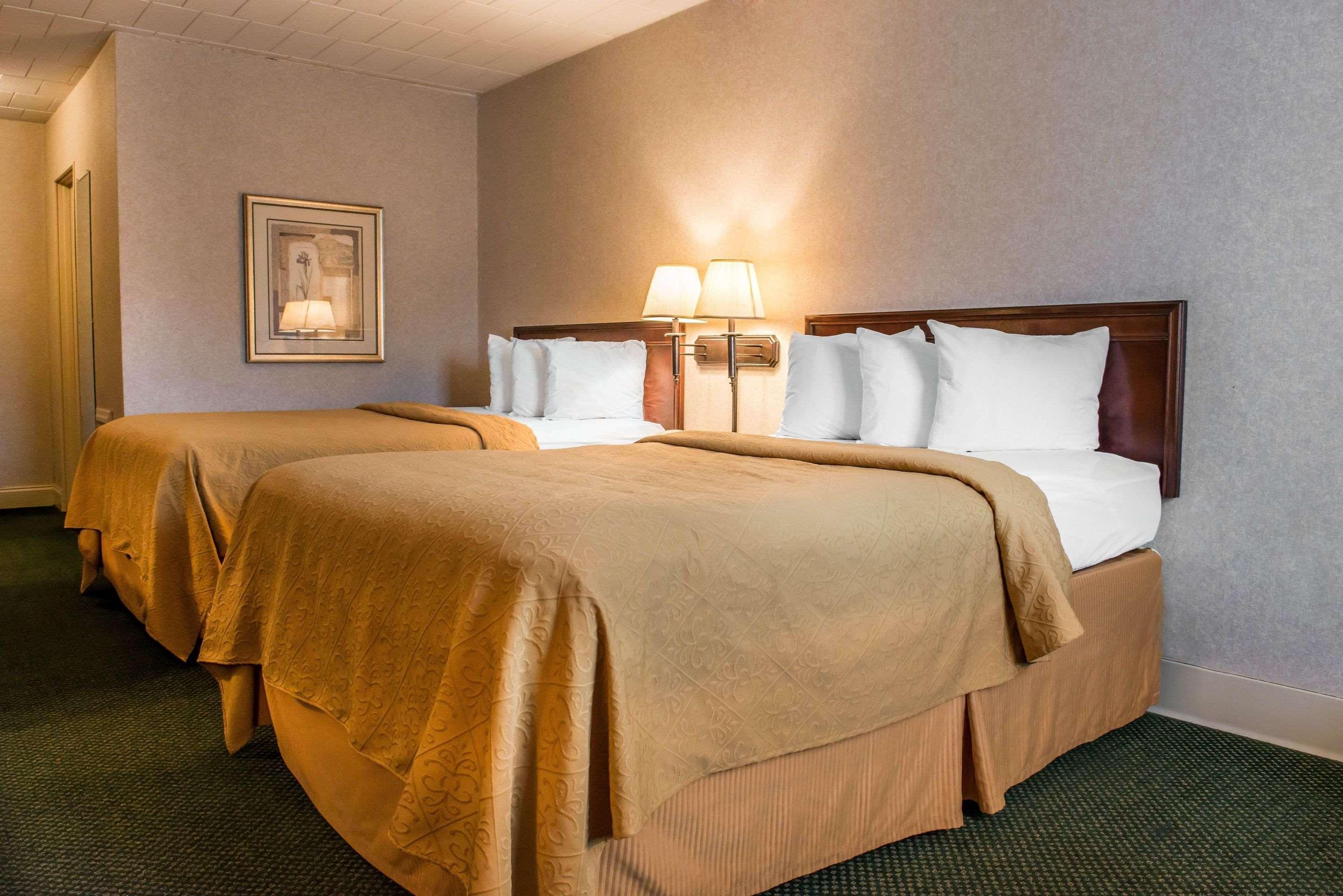 Quality Inn Pittsburgh Airport Oakdale Bagian luar foto