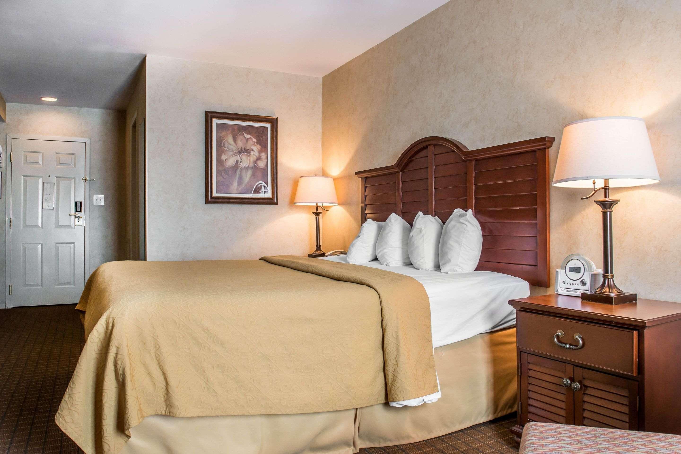 Quality Inn Pittsburgh Airport Oakdale Bagian luar foto