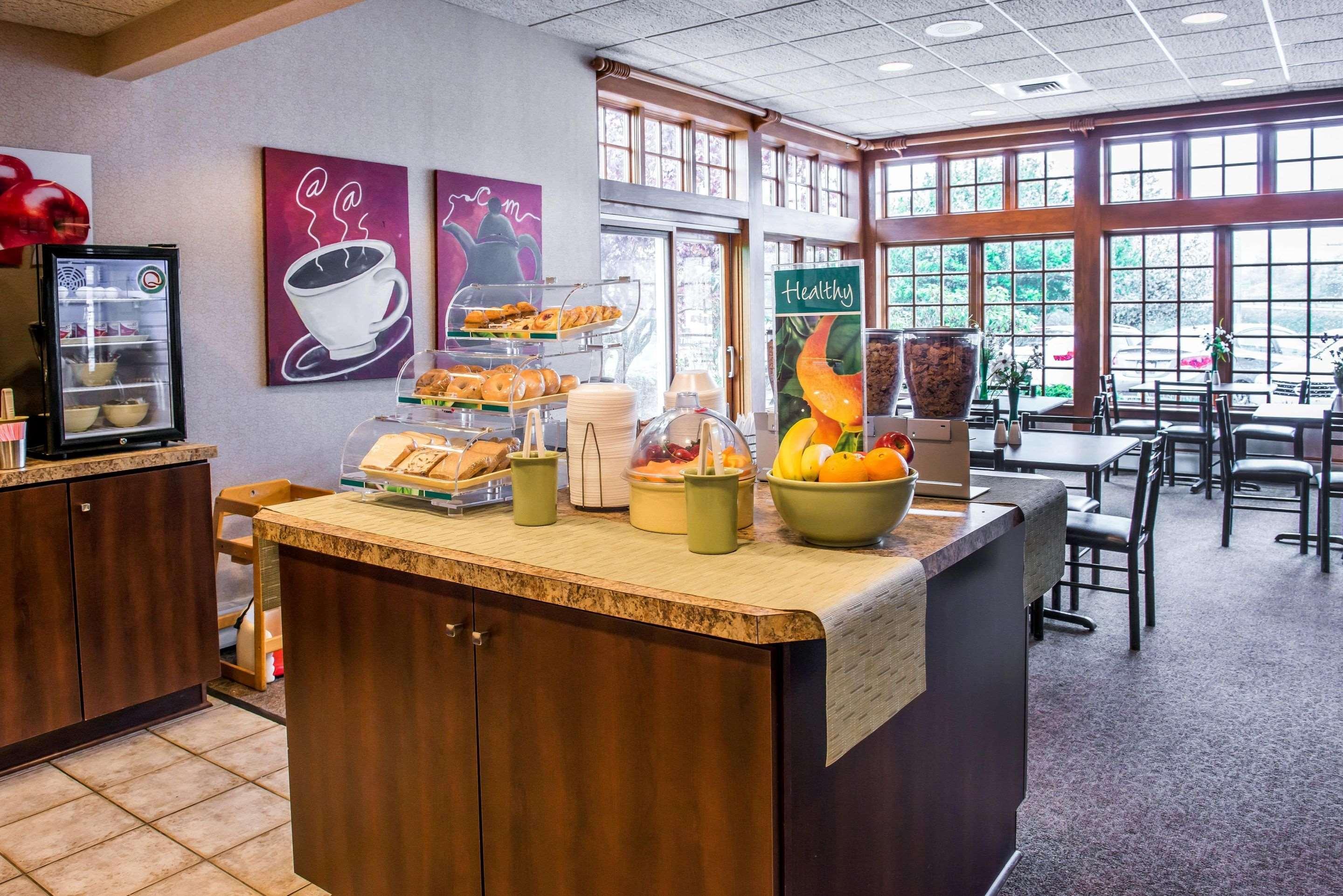 Quality Inn Pittsburgh Airport Oakdale Bagian luar foto